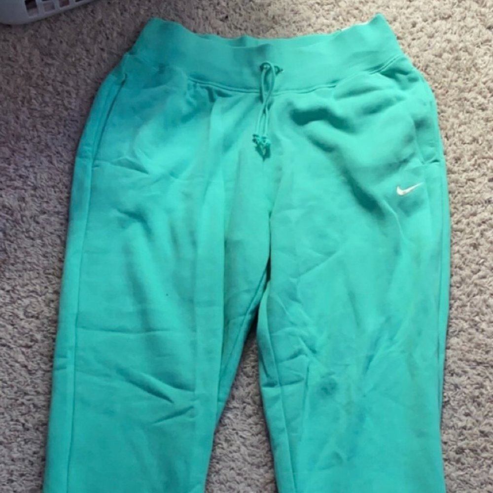 Nike Women's Sportswear Phoenix Fleece High Rise Sweatpants